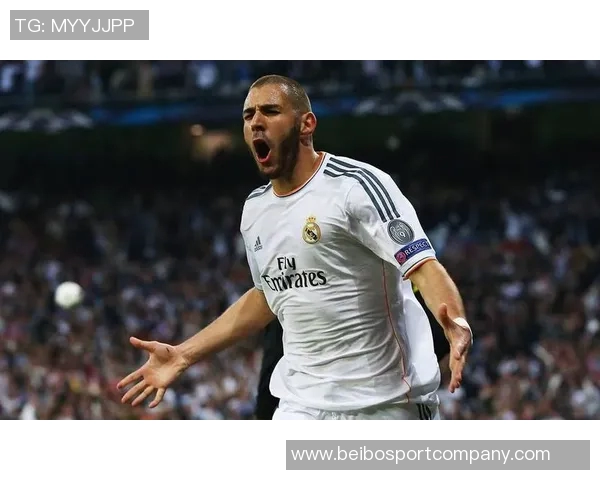 本泽马称赞齐达内执教能力并强调沙特联赛对顶级球员的需求 本泽马称赞齐达内执教能力并强调沙特联赛对顶级球员的需求