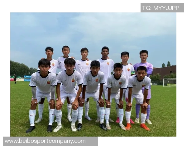 上海海港U15队在青少年精英联赛第二阶段以3比0战胜北京国安U15队展现强劲实力