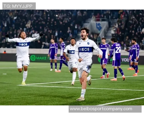 佛罗伦萨主场遭逆转小基恩与苏莱精彩进球罗马逆袭获胜 佛罗伦萨主场遭逆转小基恩与苏莱精彩进球罗马逆袭获胜