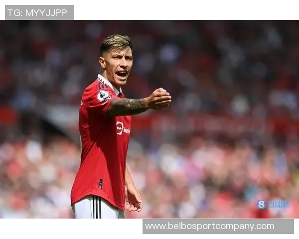 曼联后卫利桑德罗膝伤恢复接近尾声即将重返球队合练 曼联后卫利桑德罗膝伤恢复接近尾声即将重返球队合练