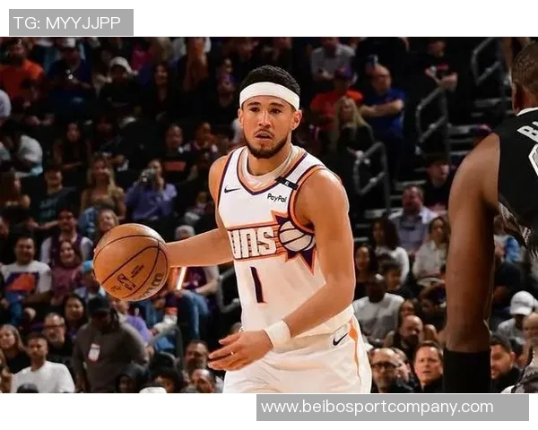 布克谈三分选择原因：突破难以造犯规裁判不易给机会