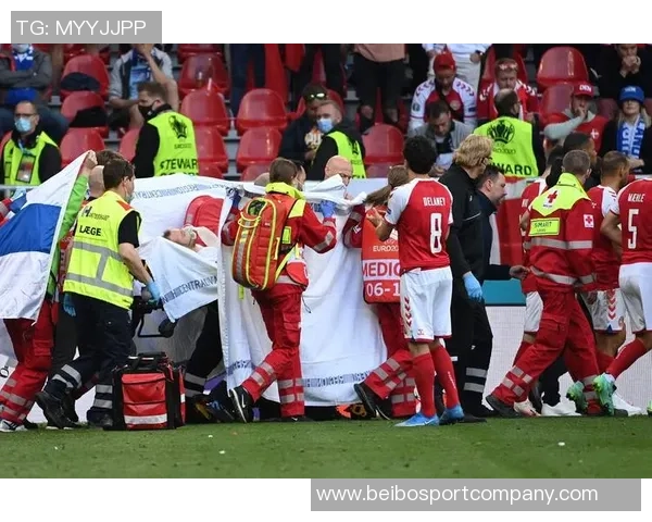 英媒报道小舒梅切尔赛前发现球门高度异常紧急调整确保比赛顺利进行 英媒报道小舒梅切尔赛前发现球门高度异常紧急调整确保比赛顺利进行