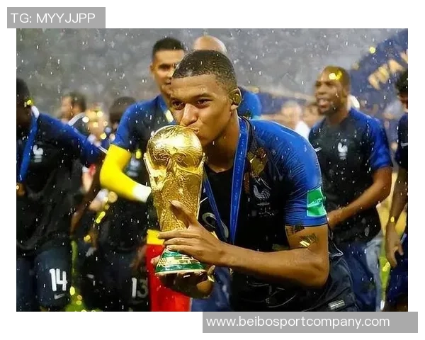 法国队金童奖得主回顾博格巴马夏尔姆巴佩杜埃的辉煌时刻 法国队金童奖得主回顾博格巴马夏尔姆巴佩杜埃的辉煌时刻