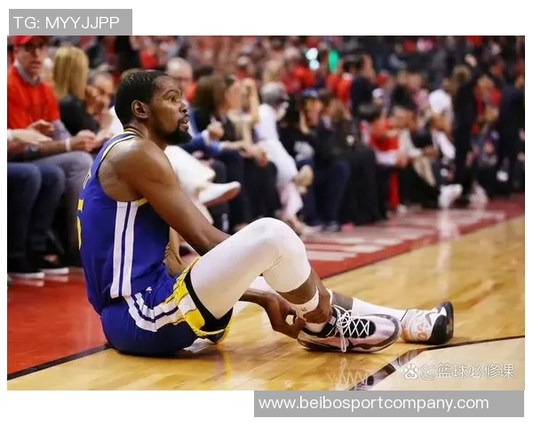 杜兰特称赞哈利伯顿为好兄弟并分享了关于跟腱的深入交流 杜兰特称赞哈利伯顿为好兄弟并分享了关于跟腱的深入交流