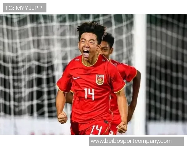 关键战役中帅惟浩头球破门完成帽子戏法邝兆镭助攻国少队3-0领先