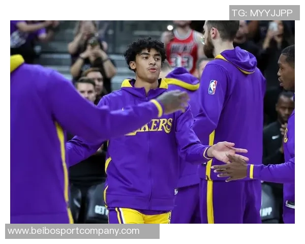 湖人和勇士分别对赫伯特琼斯和墨菲进行交易询价引发关注