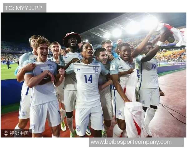 英格兰队今日训练迎来U20小将莱西塞缪尔坎贝尔强势加盟